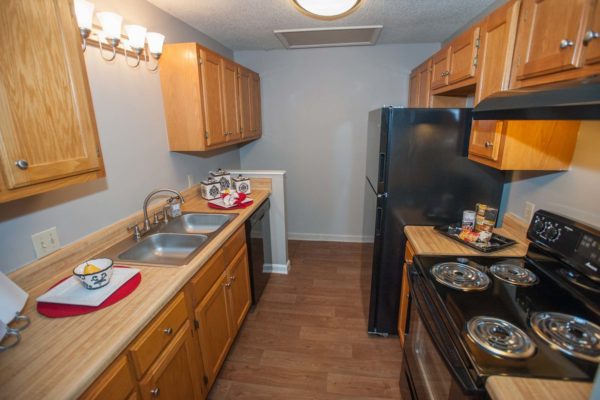 Fully-equipped apartment kitchen in Jackson, TN